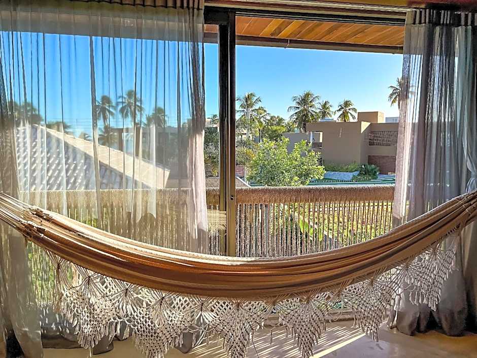 Casa com piscina aquecida, cozinheira, 30m do mar