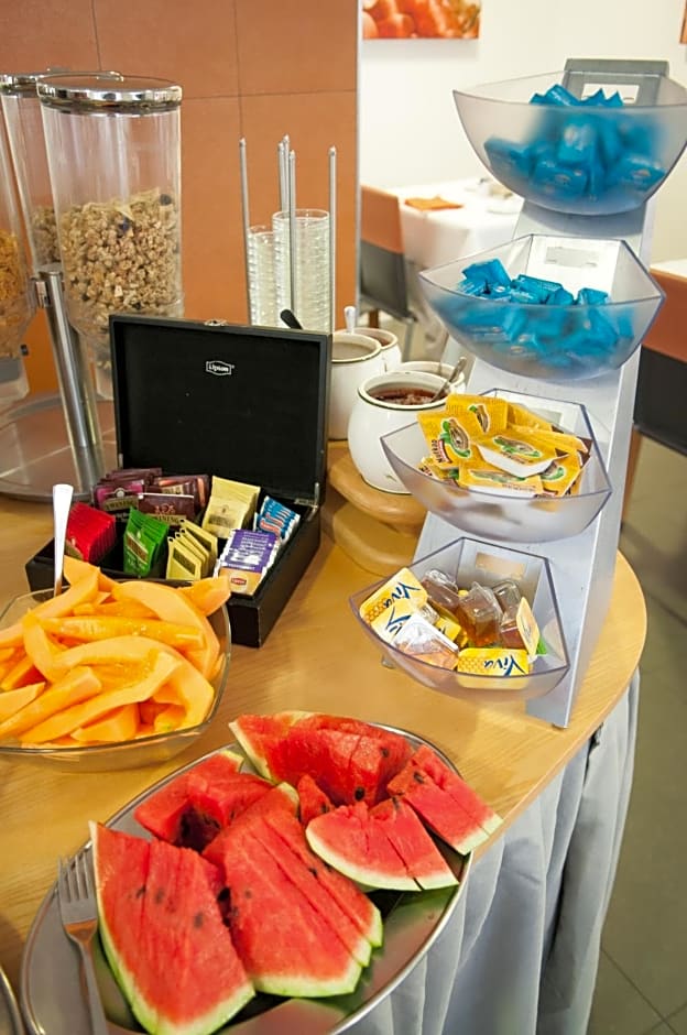 Hotel Simi Lan