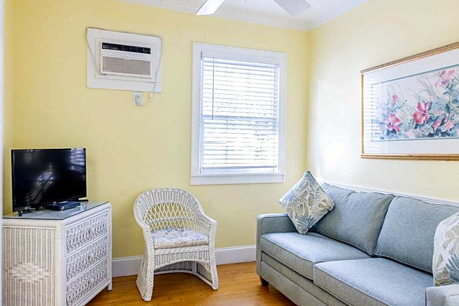 Deluxe King with Balcony - at James House with Parking!
