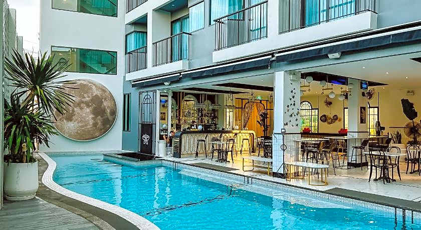 Ratri Hotel Phuket Old Town