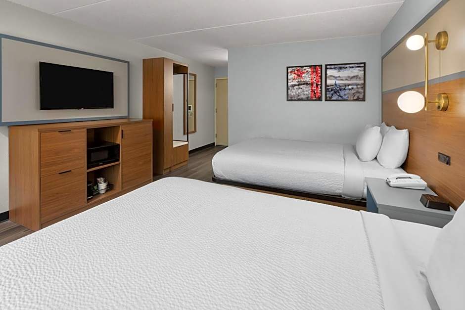 AmericInn by Wyndham Douglas/Saugatuck