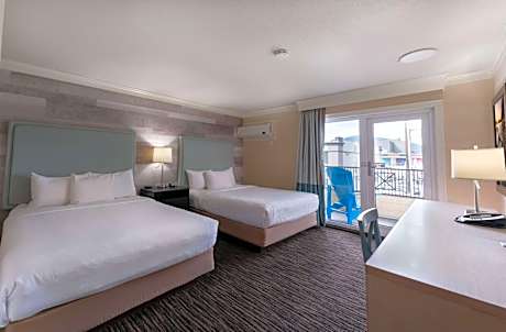 Queen Room with Two Queen Beds with Balcony - Pet Friendly