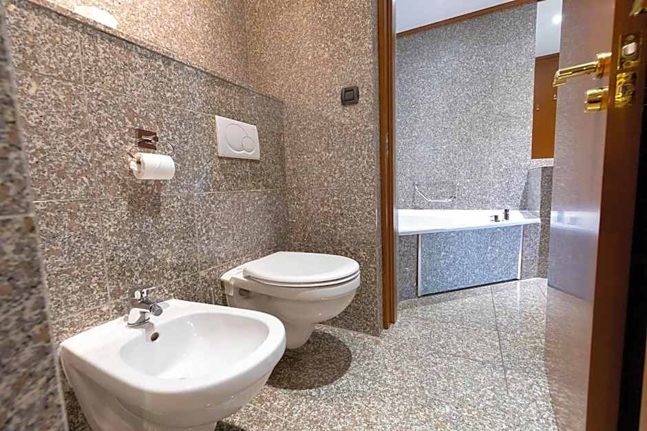 Goldstar Suites