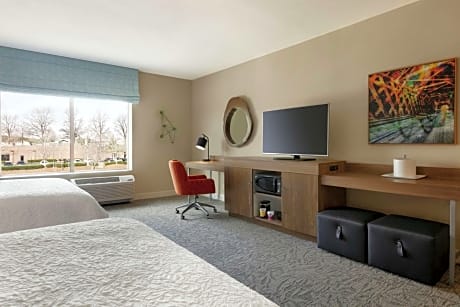 Queen Room with Bath Tub - Mobility Access/Non-Smoking