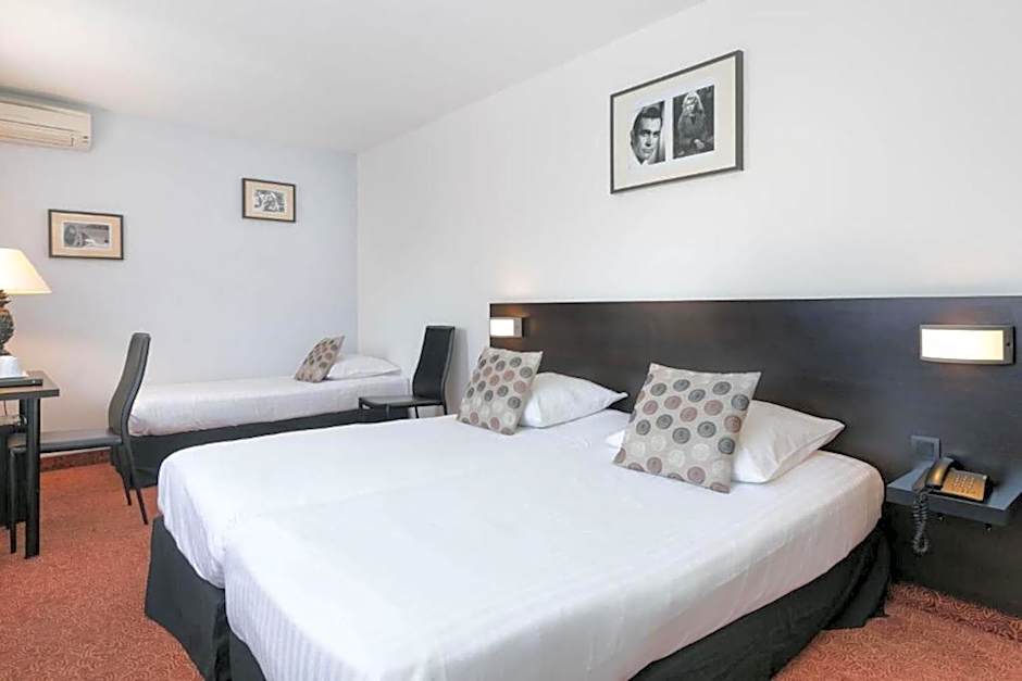 Photo 1 of 5 of Family Superior 1 King Bed