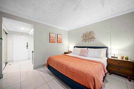 Deluxe King with Balcony, Kitchenette and Sofa Bed