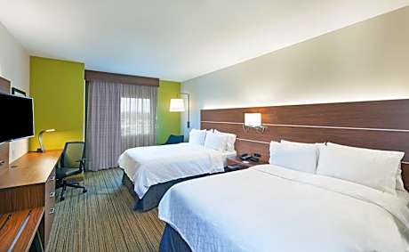 Queen room with 2 Queen beds – Hearing Accessible