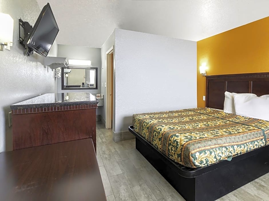OYO Hotel Lake Charles Hwy 10