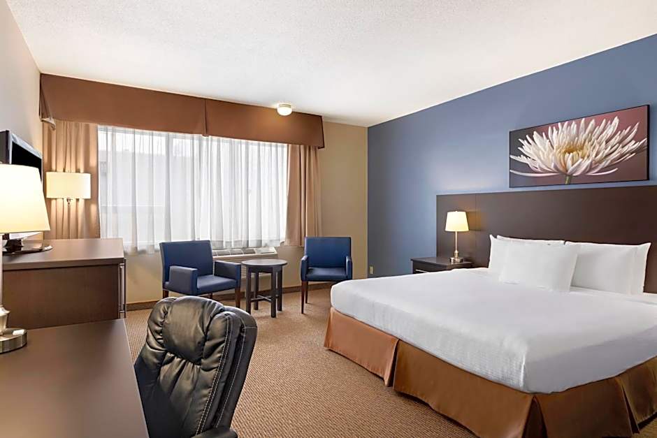 Days Inn & Conference Centre by Wyndham Montreal Airport