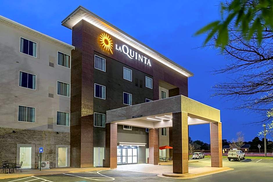 La Quinta Inn & Suites by Wyndham Augusta/Fort Eisenhower