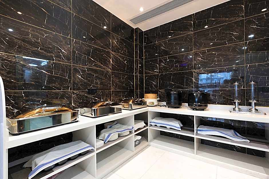 ZMAX Hotel Guangzhou Tianhe Sports Center East Metro Station