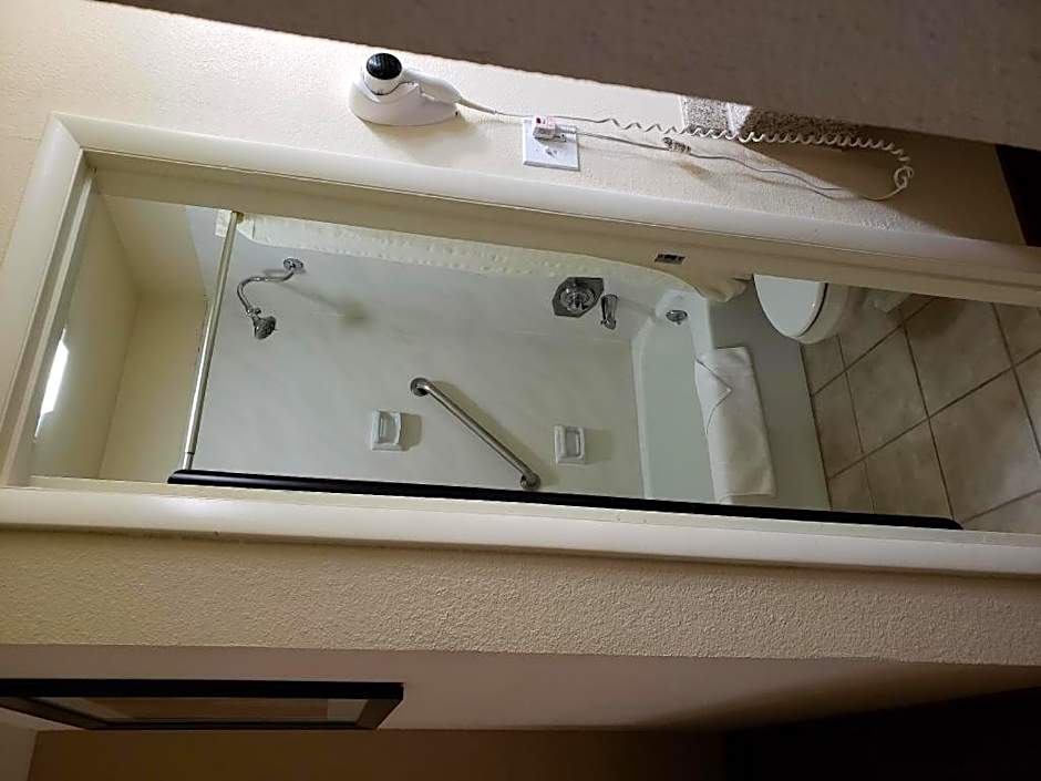 Airport Inn