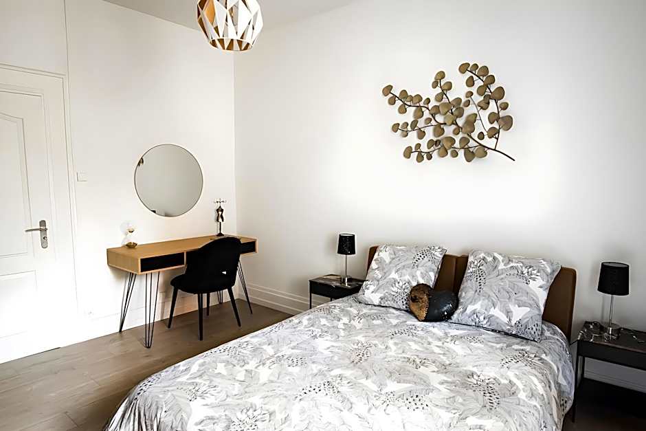 Théâtre Sinne Luxury Apartment