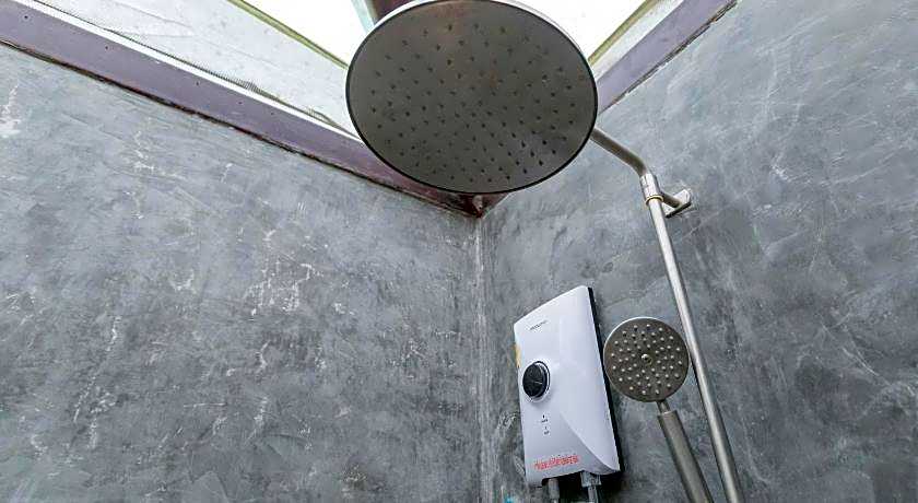 Anurak Community Lodge