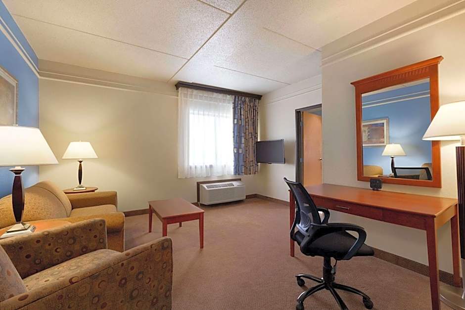 Ramada by Wyndham Fargo