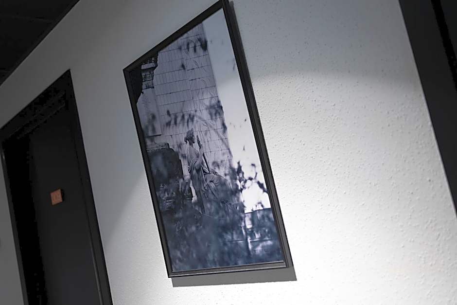 Aris Grand Place Hotel