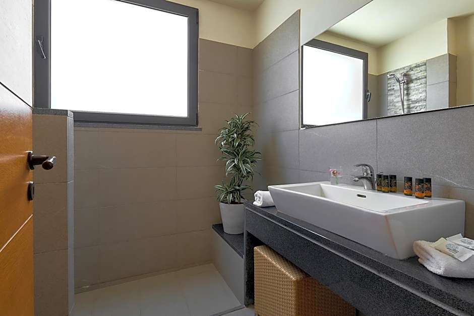 Creteco Hotel & Suites