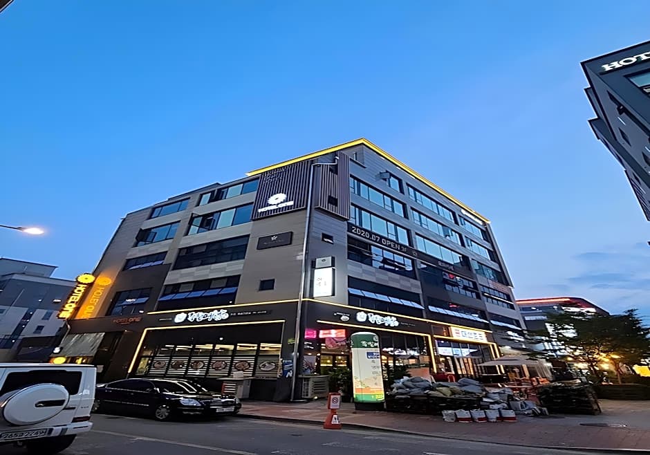 Hotel One