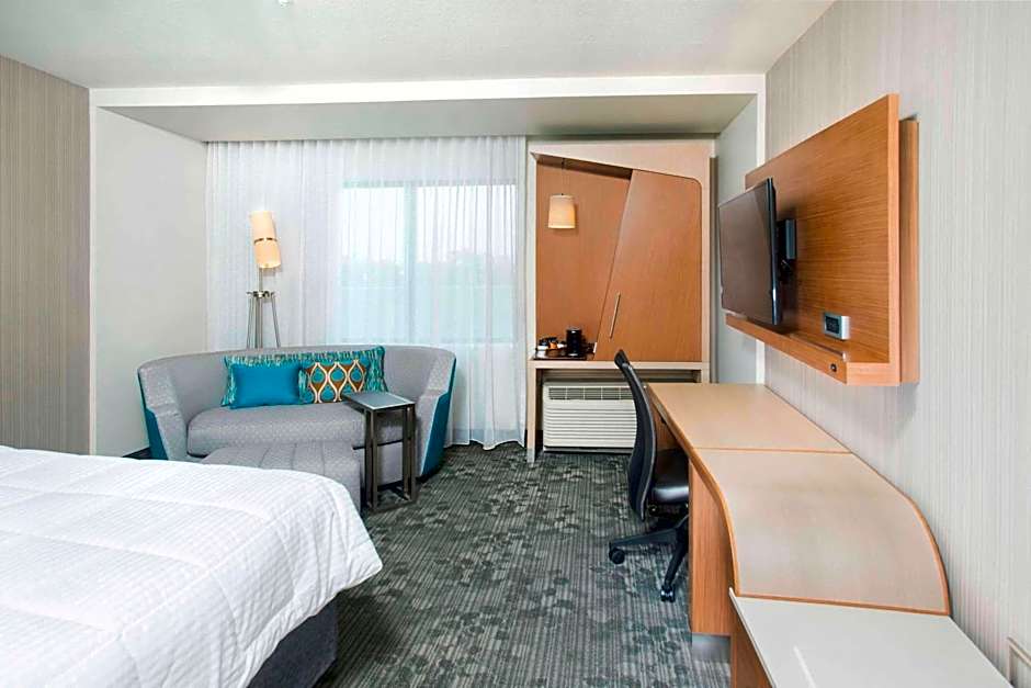 Courtyard by Marriott Redwood City