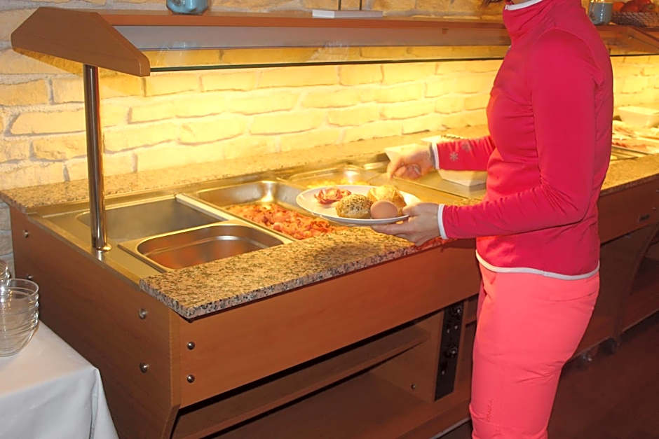 Landgasthof-Bikerhotel Arnold