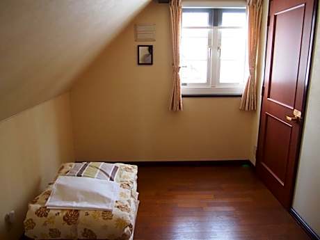 Japanese-Style Twin Room with Shared Bathroom