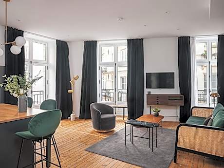 Copenhague - 2 Bedroom Apartment Near Place Royale - 213 ft²