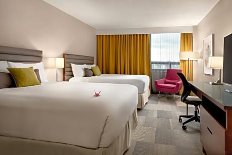 Coast Two Queens (Non-Pet Friendly) 