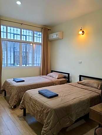 Deluxe Twin Room with Share Bathroom