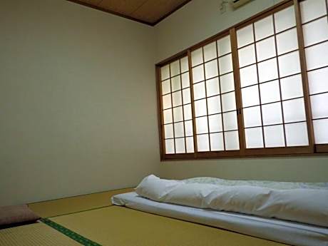 Japanese-Style Triple Room with Shared Bathroom