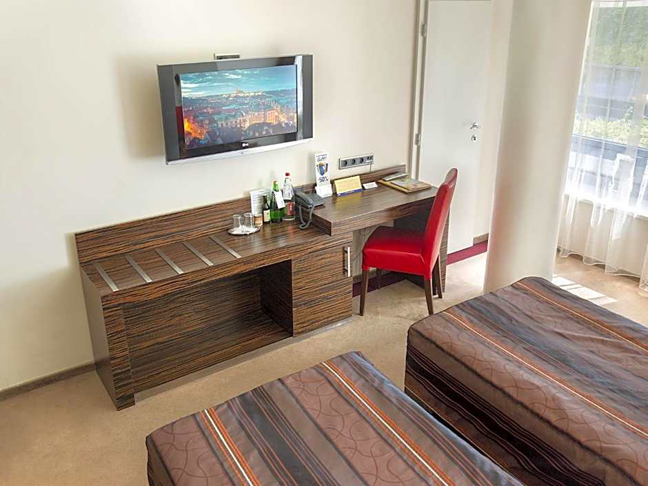 Ea Hotel Crystal Palace