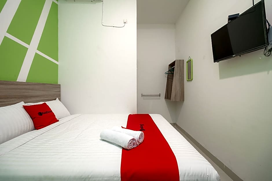 RedDoorz Plus @ Grand Tara Homestay Palembang