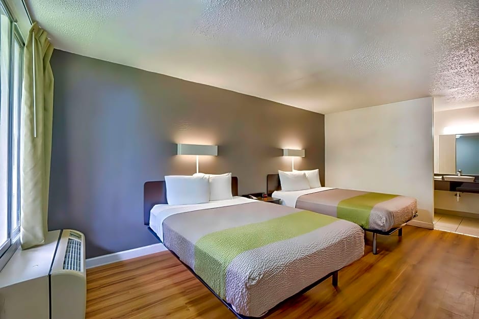 Motel 6-Gainesville, FL