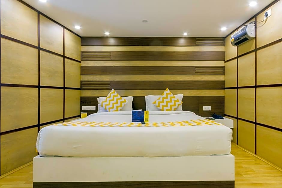 FabHotel Sholas Residency I - Nr. Rose Garden