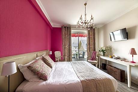 Comfort Double Room with Side Terrace