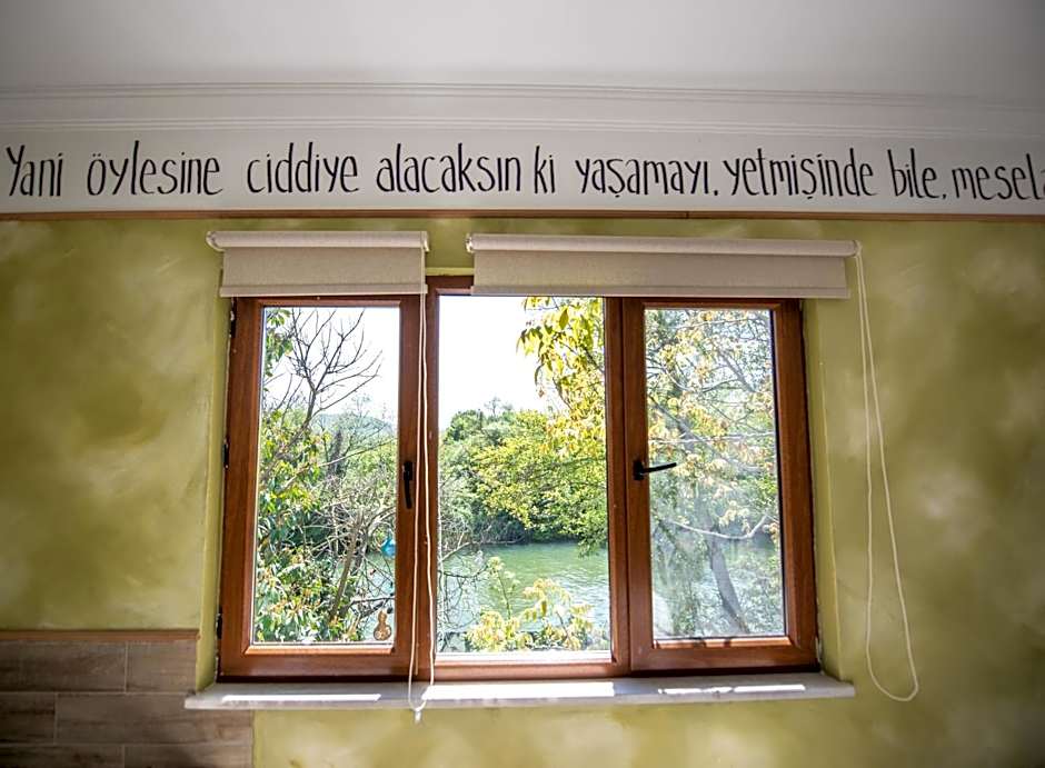 Beyaz Ev Agva - Adult only +15