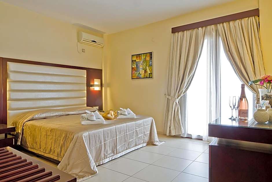 Socrates Studios & Apartments