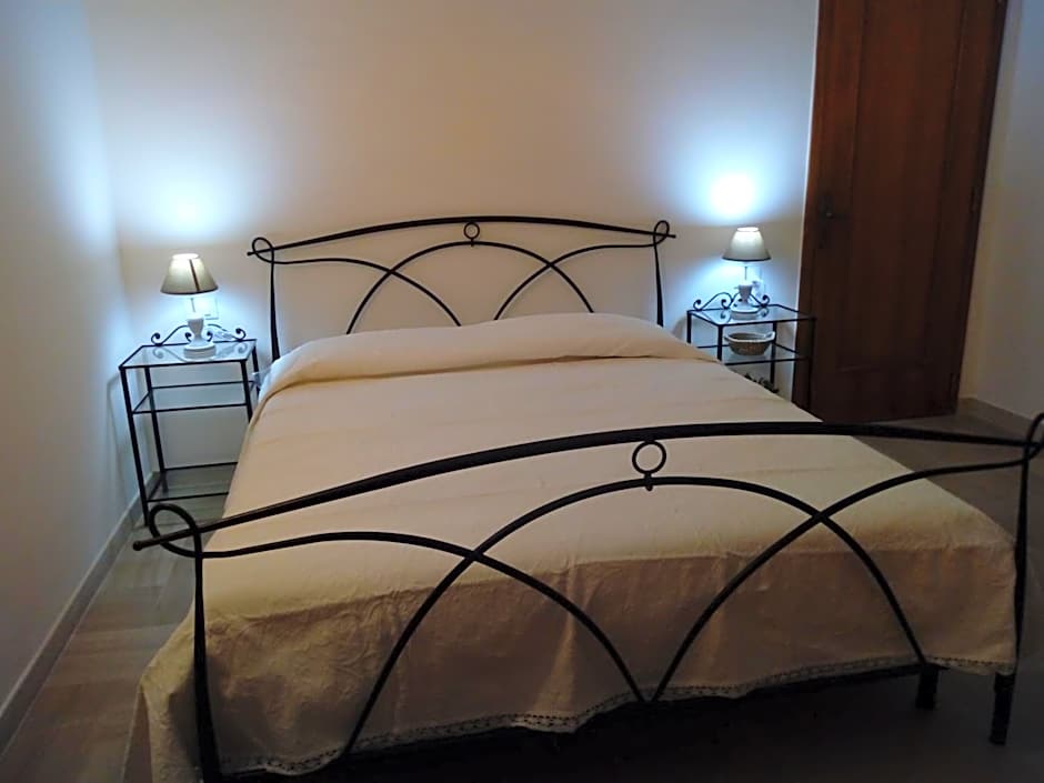 Photo 1 of 2 of Double Room