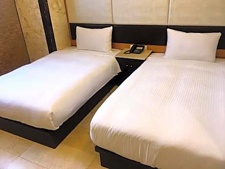 Twin Room with Bath