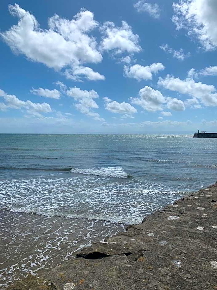 Phoenix caravan hire, Trecco bay