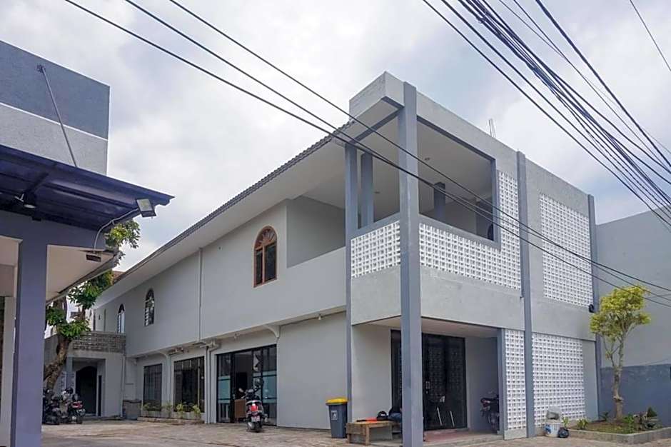 RedDoorz Plus @ Kalpataru