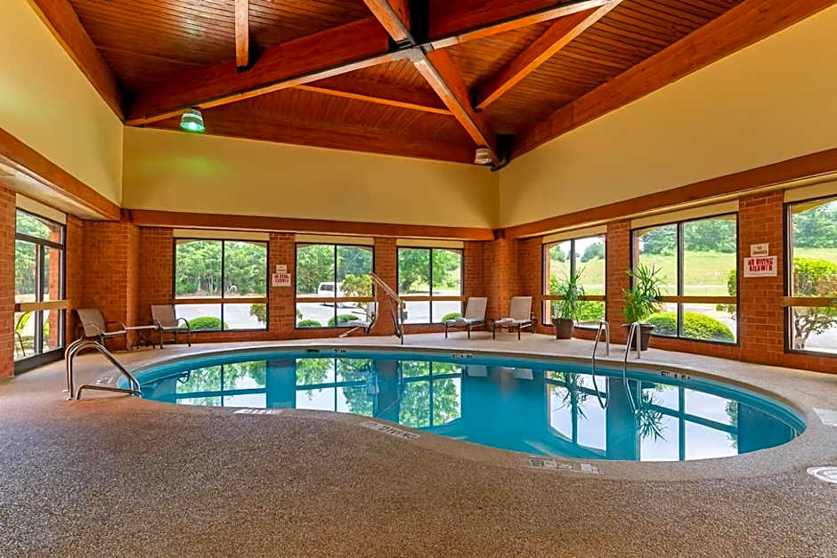 Best Western Staunton Inn