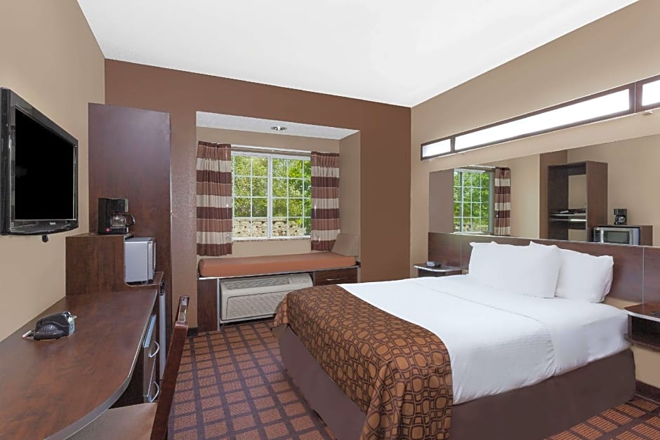 Microtel Inn & Suites by Wyndham Columbia