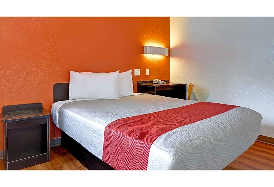 Motel 6 Dania Beach, FL