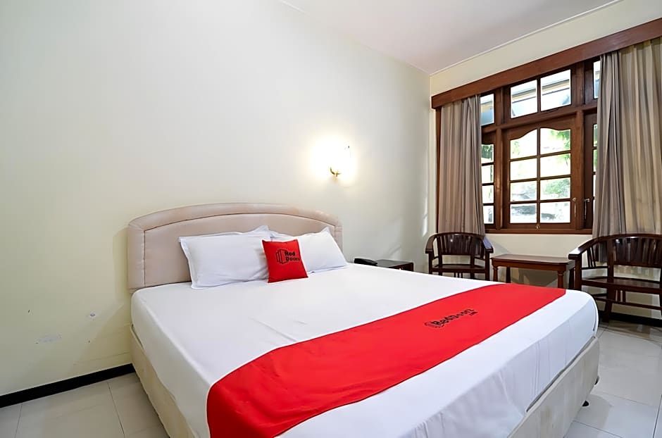 RedDoorz Plus @ Laweyan