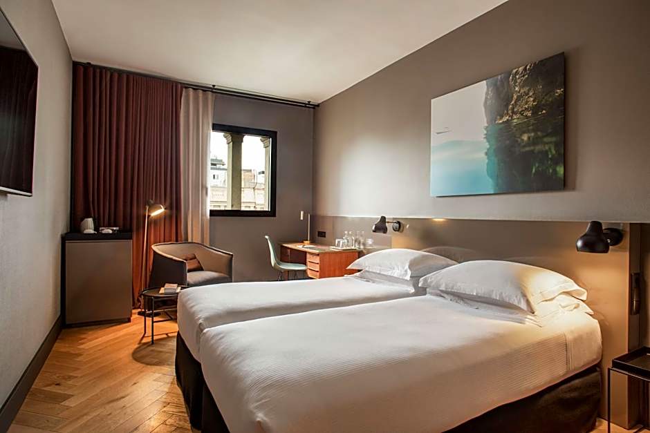 Alexandra Barcelona Hotel, Curio Collection by Hilton