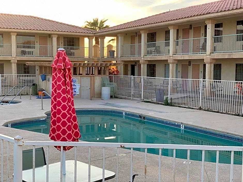 Calipatria Inn And Suites