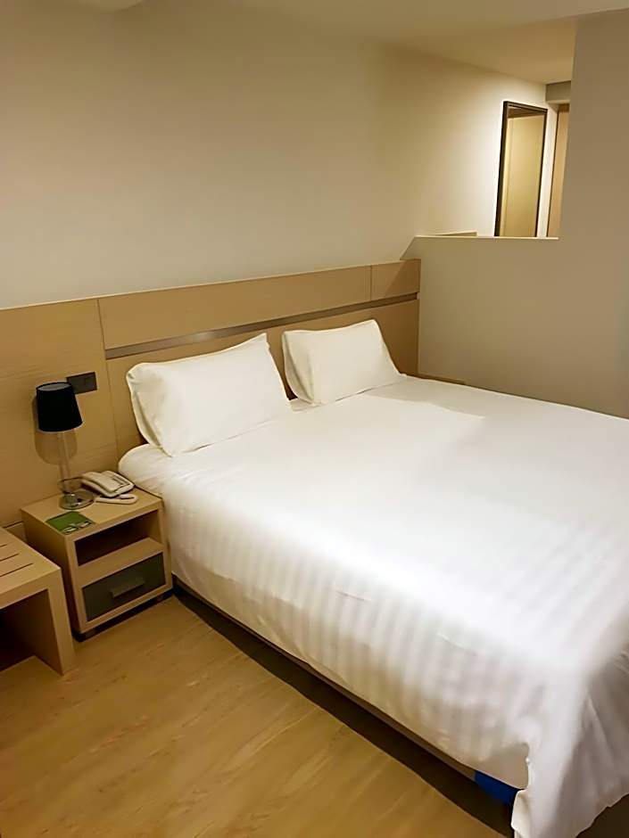 Samyan Serene Hotel