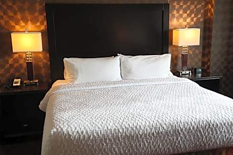 One-Bedroom Suite - Disability Access