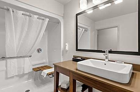 Queen Room with Two Queen Beds - Disability Access with Roll In Shower