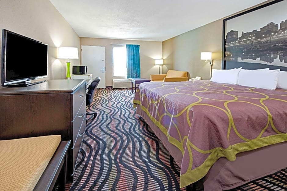 Super 8 by Wyndham Lakeland